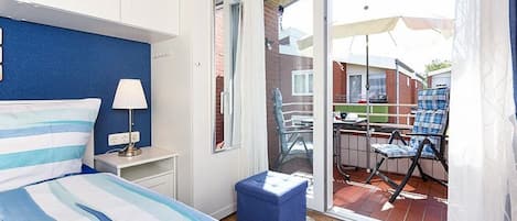 1 bedroom, travel cot, WiFi, bed sheets