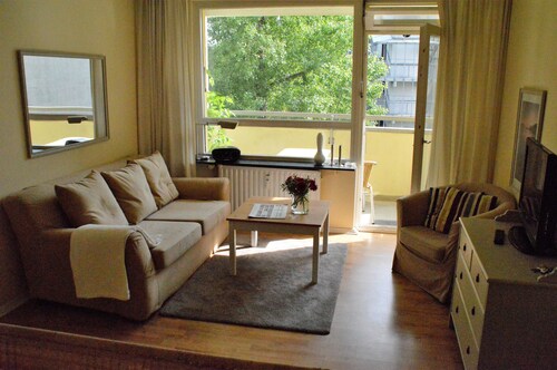 Sonnig und Ruhig Im Herzen Schönebergs / Nähe Kudamm mit großem Balkon