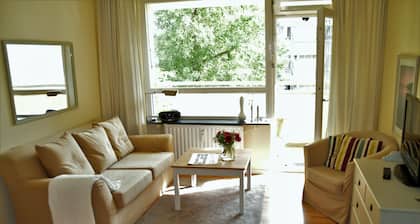 Sunny and quiet In the heart of Schöneberg / near Kudamm with a large balcony