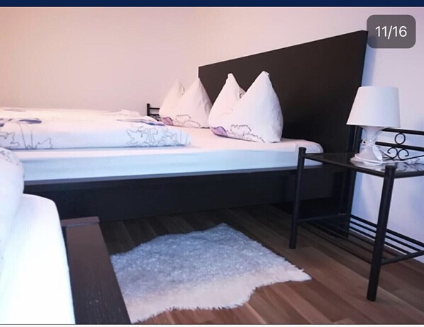 2 bedrooms, iron/ironing board, WiFi, bed sheets