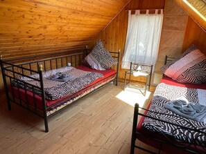 2 bedrooms, iron/ironing board, WiFi