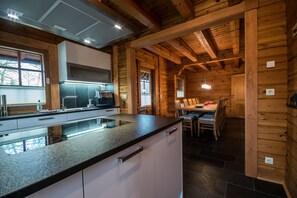 Kühlschrank, Ofen, Herdplatte, Geschirrspüler