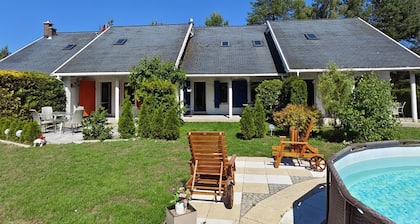 ADAGIO- lots of garden, playground u. Paddling pool, TTenis, lots of nature, Baltic Sea