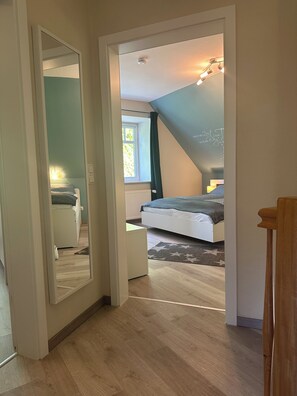 2 bedrooms, iron/ironing board, travel cot, free WiFi