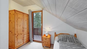 5 Schlafzimmer, Reisekinderbett, kostenloses WLAN, Bettwäsche