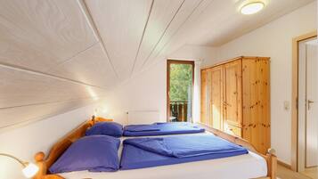 5 Schlafzimmer, Reisekinderbett, kostenloses WLAN, Bettwäsche