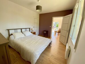 4 Schlafzimmer, Bügeleisen/Bügelbrett, WLAN, Bettwäsche