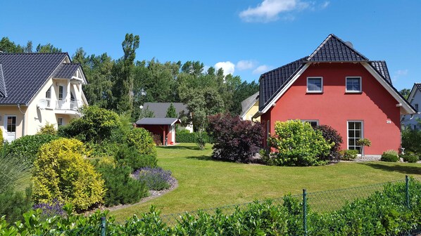 Unclassified image, 1 of 22, button