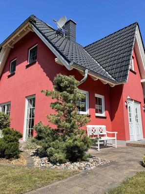 Unclassified image, 5 of 22, button