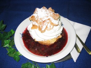 Unclassified image, 2 of 22, button - Cafe-Wirtshaus Brunnhof - Holiday apartment (Schliersee)