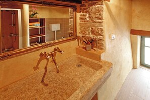 Douche, serviettes fournies
