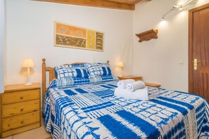 2 bedrooms, iron/ironing board, travel crib, free WiFi - Holiday house with pool in the heart of Mallorca (Sant Joan)