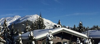 Sunny vacation apartment in a skiing and hiking area