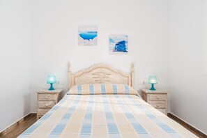 6 chambres, fer et planche à repasser, Wi-Fi gratuit, draps fournis
