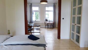 1 Schlafzimmer, Bügeleisen/Bügelbrett, Bettwäsche