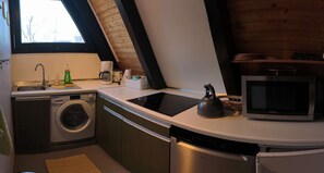 ثلاجة، ميكروويف، فرن، موقد طهي مسطح