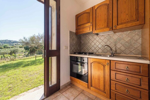 Frigorifero, forno, piano cottura