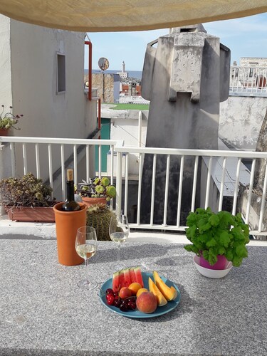 Stylish vacation home with terrace*Centro Storico *old town flair*Dome & sea view*