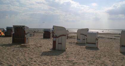 NEW, close to the beach, close to the center, allergy-friendly, parking, WiFi