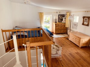 1 slaapkamer, een strijkplank/strijkijzer, wifi, beddengoed