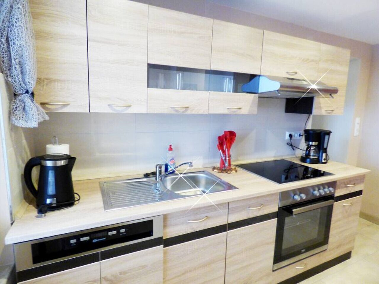 Geladeira, micro-ondas, fogão, cooktop