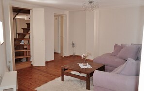 Smart TV, fireplace, table tennis, toys