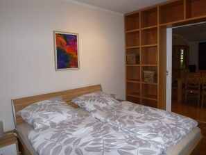 3 dormitorios, escritorio, tabla de planchar con plancha y wifi gratis