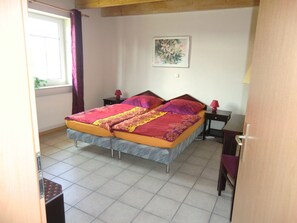 4 habitaciones, escritorio, cuna de viaje y wifi gratis 