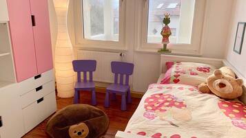 3 quartos, ferros/tábuas de passar roupa, Wi-Fi de cortesia