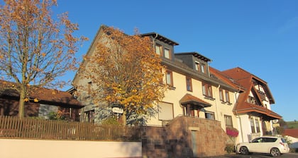 Familien-Ferienhaus mit Garten am Dorfrand ; Kinder und Hunde willkommen