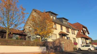 Family vacation home with garden on the edge of the village; children and dogs welcome