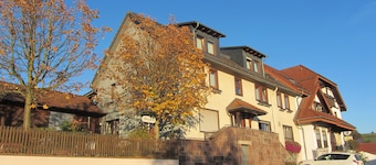 Family vacation home with garden on the edge of the village; children and dogs welcome
