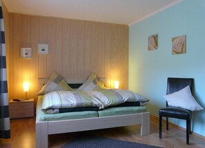 3 chambres, fer et planche à repasser, Wi-Fi, draps fournis