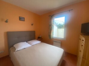 2 bedrooms, iron/ironing board - Beachside Home with Garden, Terrace & Modern Amenities (La Tranche-sur-Mer)