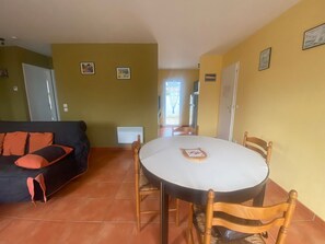 Interior - Beachside Home with Garden, Terrace & Modern Amenities (La Tranche-sur-Mer)