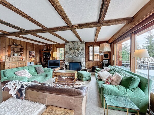 TV, peis og DVD-spiller