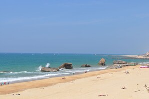 On the beach, beach towels - New 5 * Villa with Heated Pool. Beach walk (Capbreton)