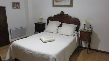 3 chambres, fer et planche Ă repasser, Wi-Fi, draps fournis