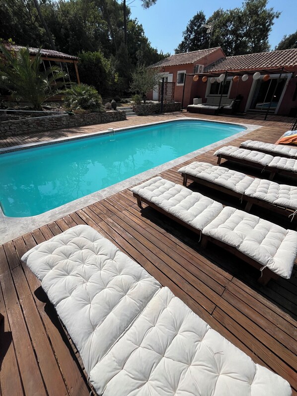 Outdoor pool, a heated pool