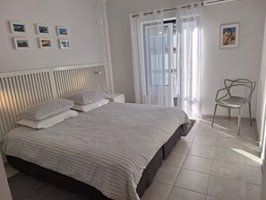 2 soverom, skrivebord, strykejern/-brett og wi-fi (inkludert)