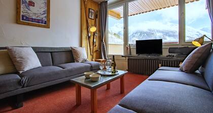 3 treated and sunny rooms in quiet residence, amazing mountain view