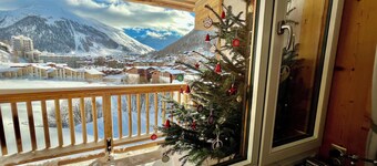 3 treated and sunny rooms in quiet residence, amazing mountain view