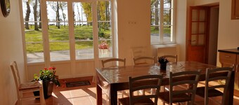 GITE: LARGE HOLIDAY HOUSE IN THE COUNTRY WITH BILLIARD, LARGE LIVING ROOM