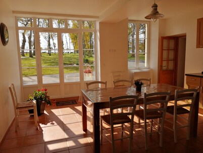 GITE: LARGE HOLIDAY HOUSE IN THE COUNTRY WITH BILLIARD, LARGE LIVING ROOM