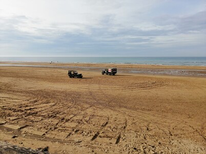 ALQUILER: GRAN CASA DE VACACIONES EN EL PAÍS CON BILLAR, GRAN SALA DE ESTAR