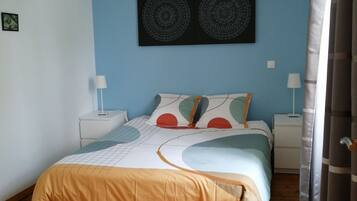 3 bedrooms, iron/ironing board, free WiFi