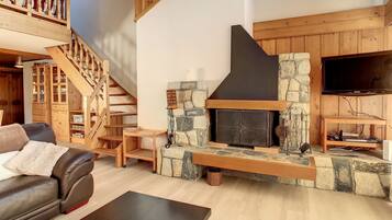 TV, fireplace, DVD player