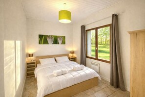 2 slaapkamers, een strijkplank/strijkijzer, reisbedje, wifi