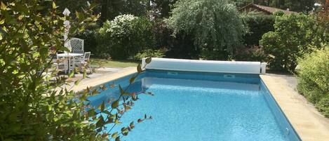 حمّام سباحة خارجي