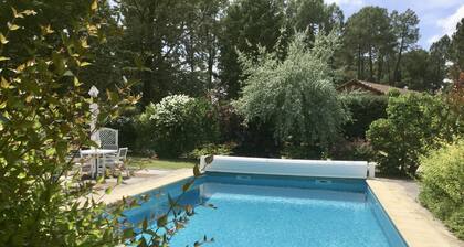 Cottage with pool in ROUSSILLON